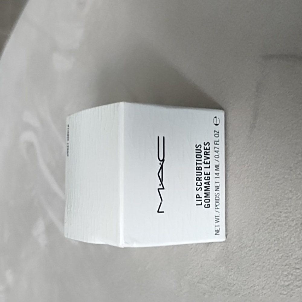 Mac Lip Scrubtious lip scrub - sweet vanil…